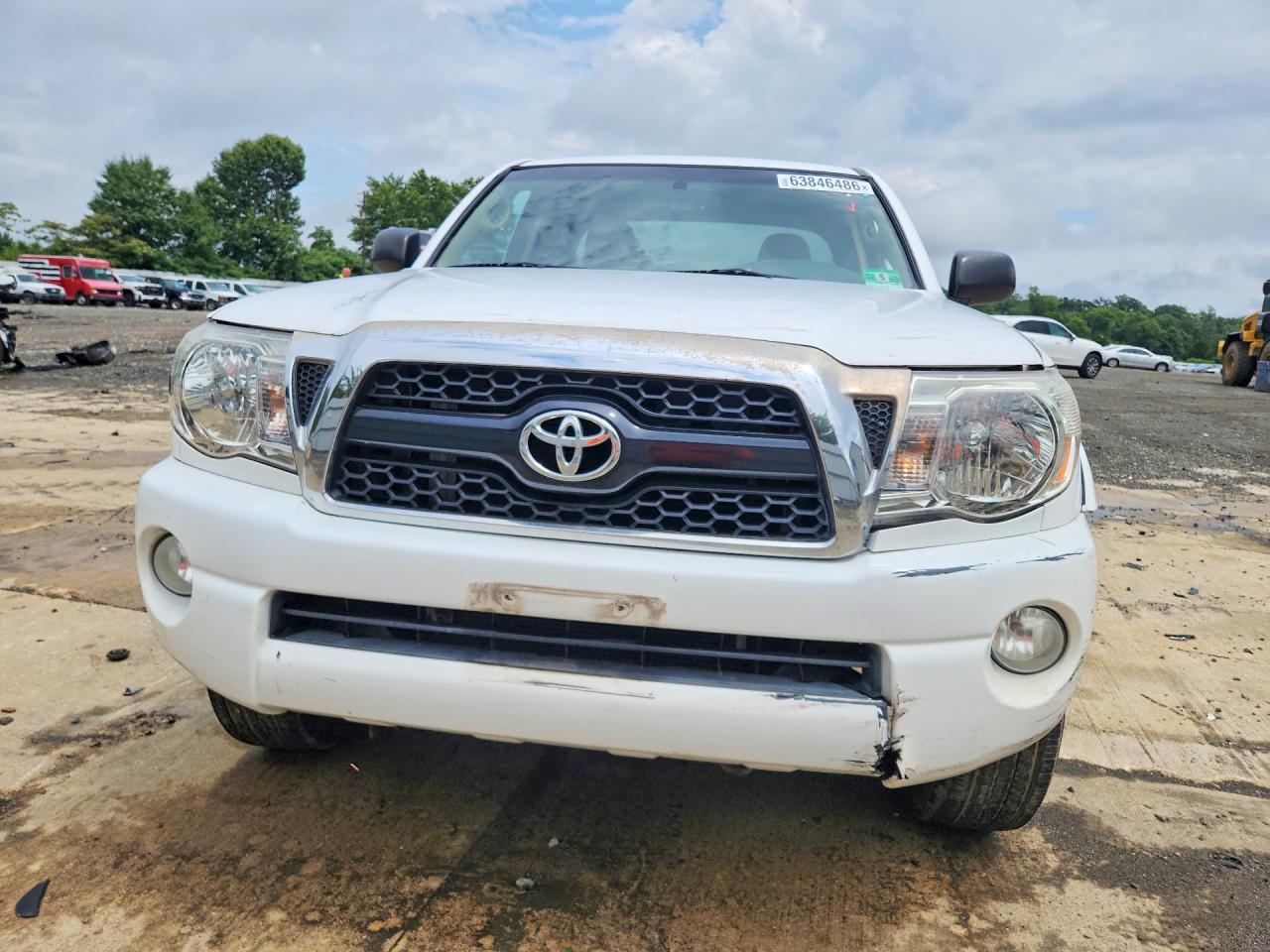 2011 Toyota Tacoma V6 White vin: 5TFUU4ENXBX002852