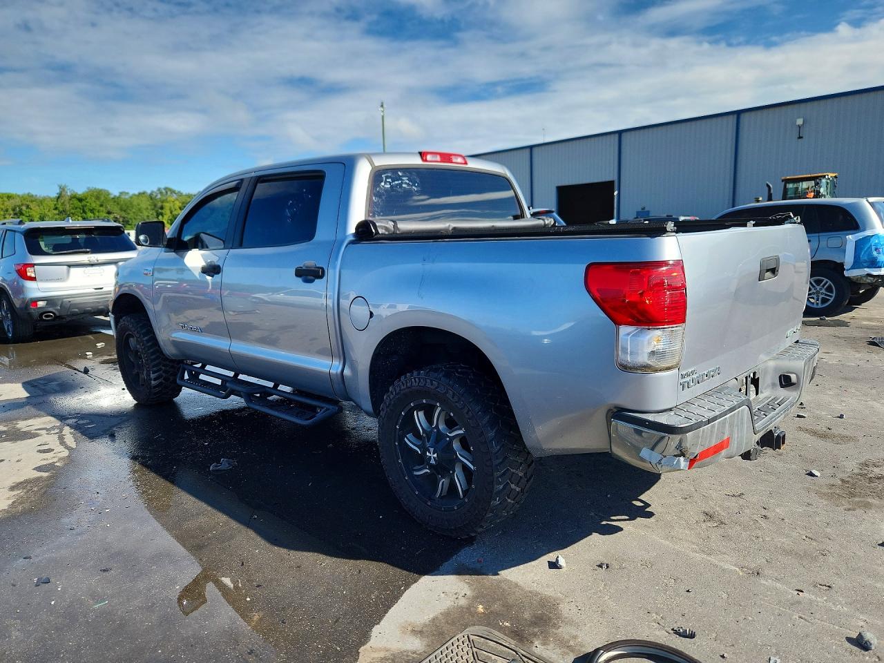 2010 Toyota Tundra Crewmax Sr5 Silver vin: 5TFDW5F1XAX115369