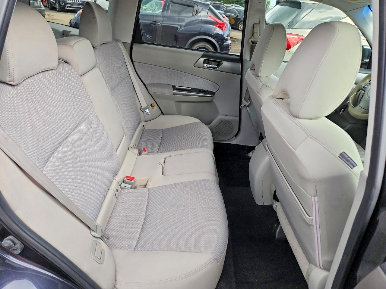 2013 Subaru Forester 2.5x Premium Blue vin: JF2SHADCXDH443924