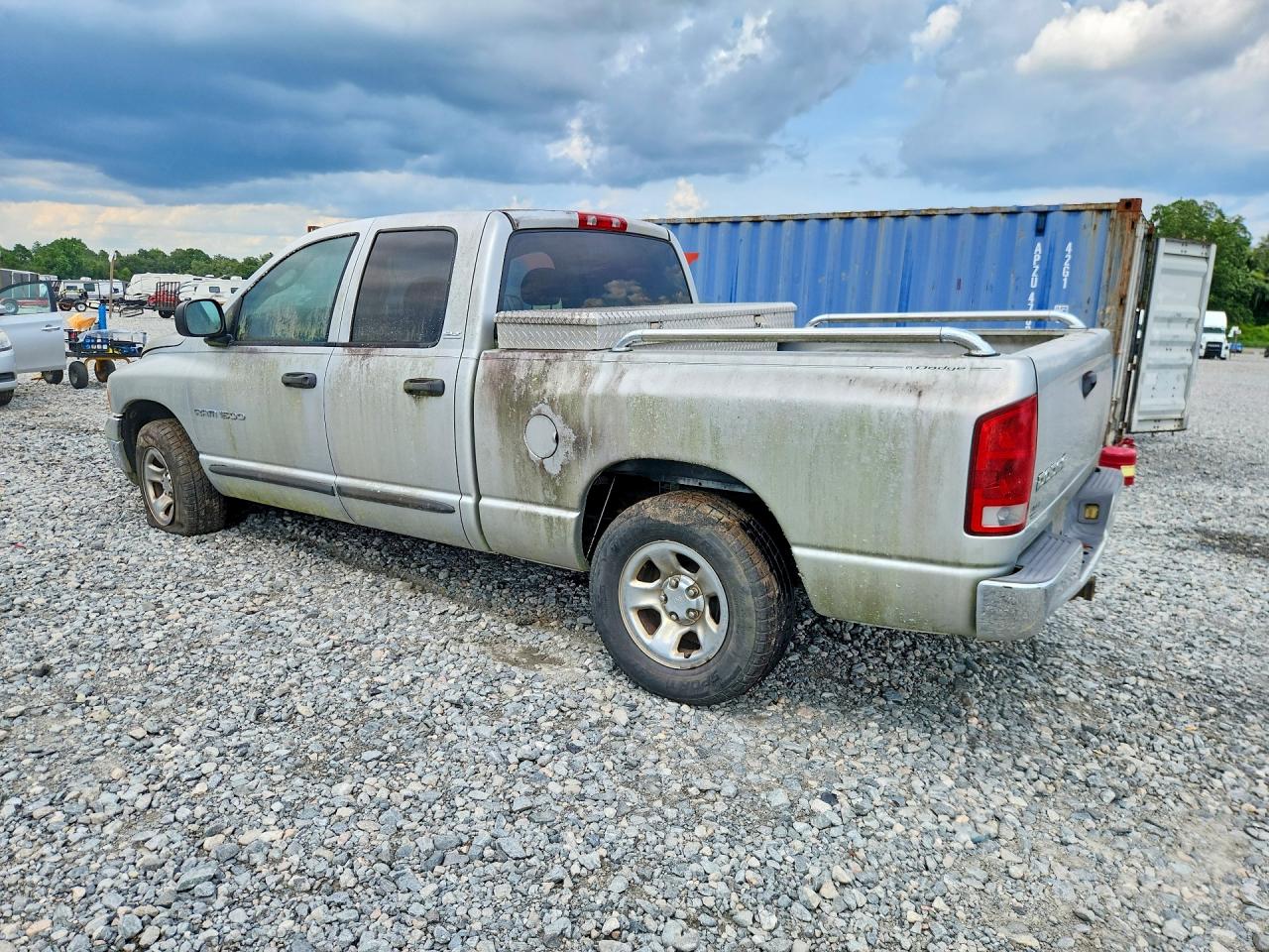 2002 Dodge Ram 1500 Silver vin: 3D7HA18N22G117735