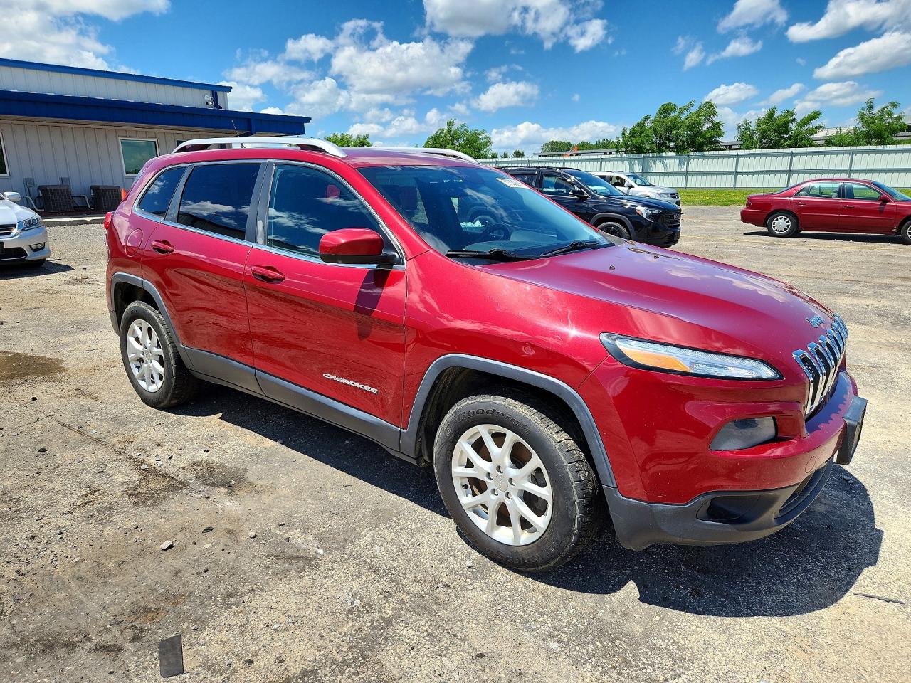 2014 Jeep Cherokee Latitude Red vin: 1C4PJMCB2EW252515
