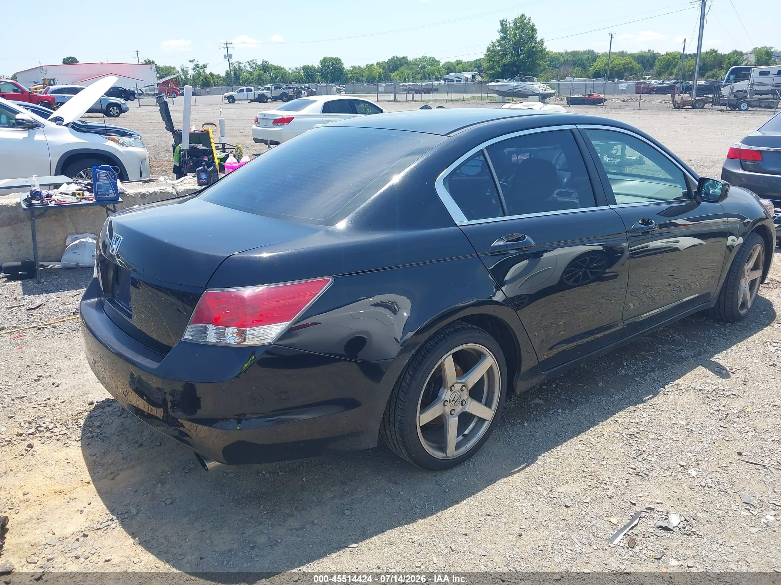 2010 Honda Accord   Black vin: 18GCP2E79AA086576