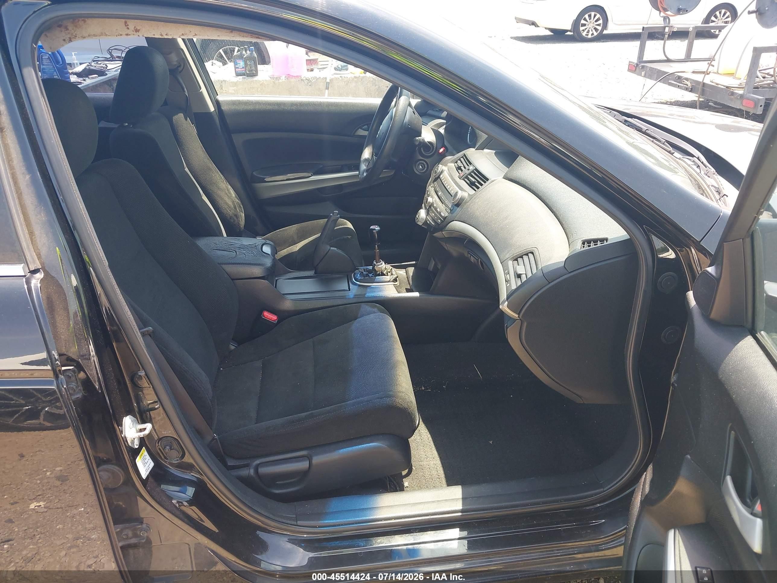 2010 Honda Accord   Black vin: 18GCP2E79AA086576