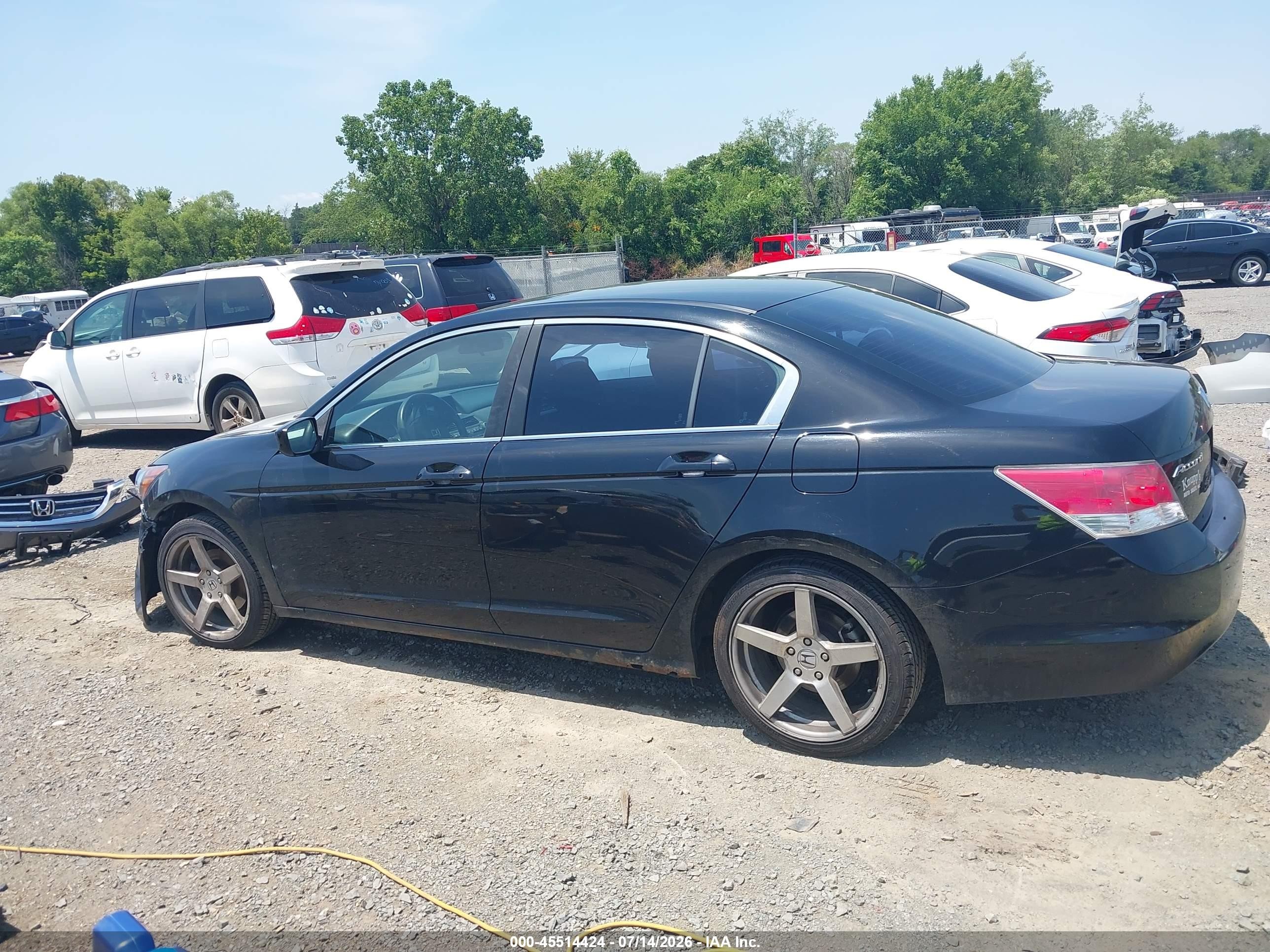 2010 Honda Accord   Black vin: 18GCP2E79AA086576