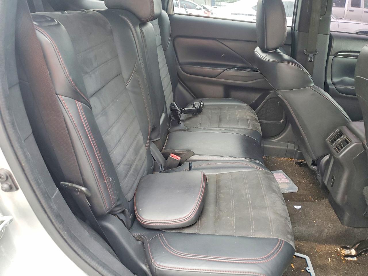 2020 Mitsubishi Outlander Se Серебряный vin: JA4AD3A35LZ006857