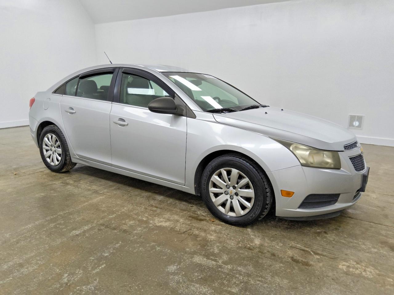 2011 Chevrolet Cruze Ls Silver vin: 1G1PC5SH8B7142766
