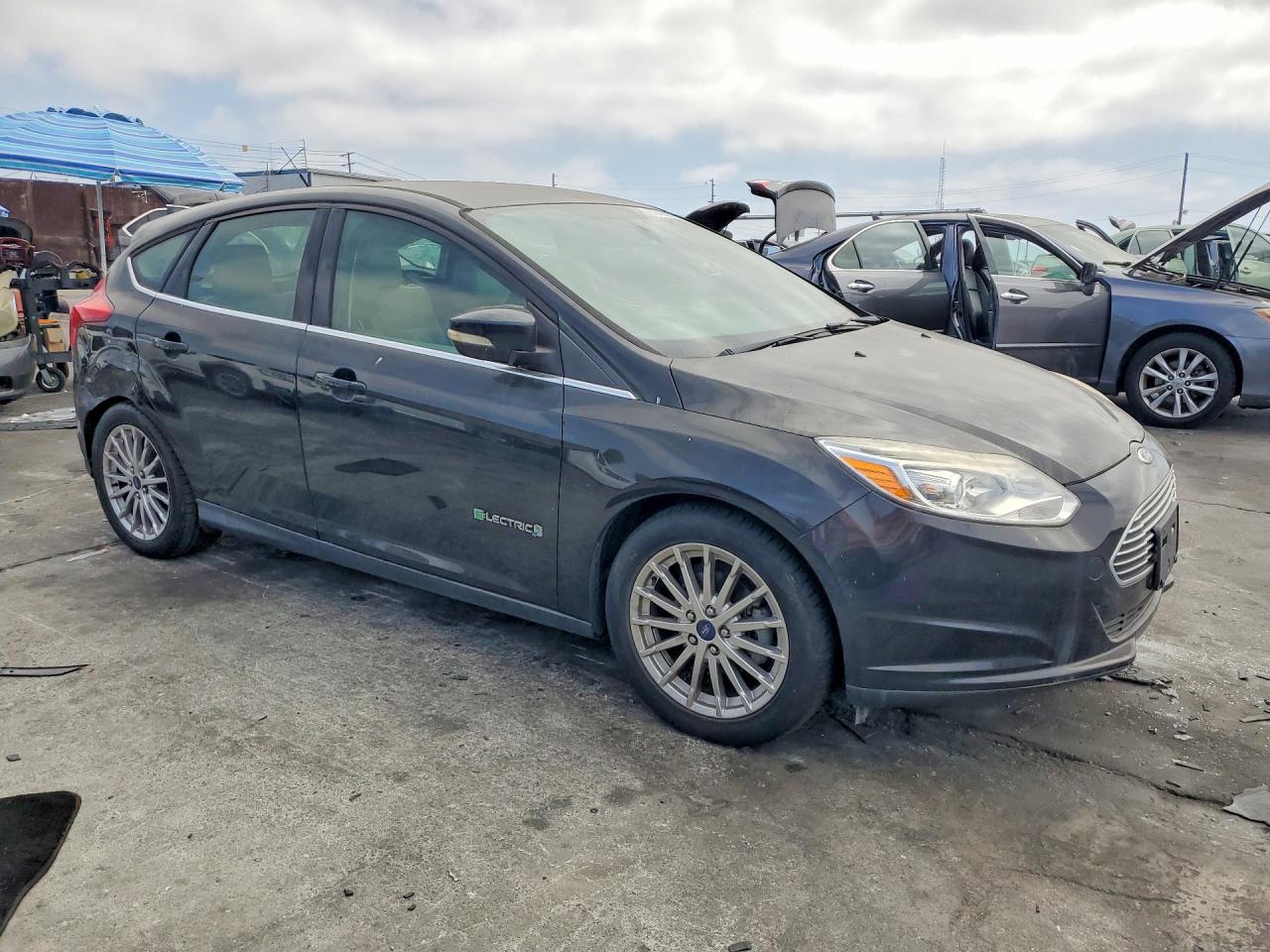 2014 Ford Focus Bev Black vin: 1FADP3R41EL111821