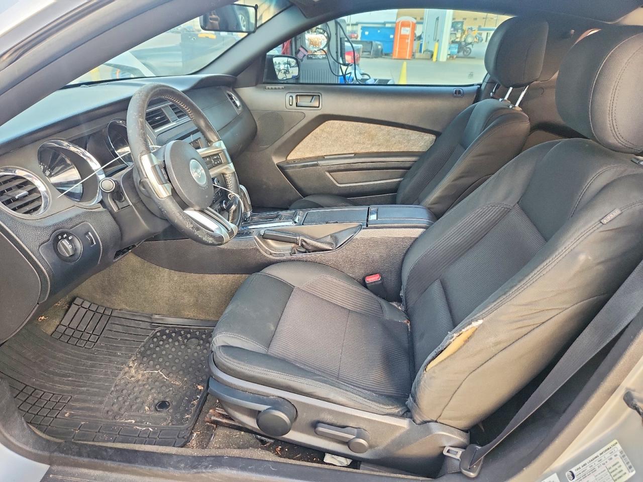 2014 Ford Mustang Silver vin: 1ZVBP8AM4E5209995