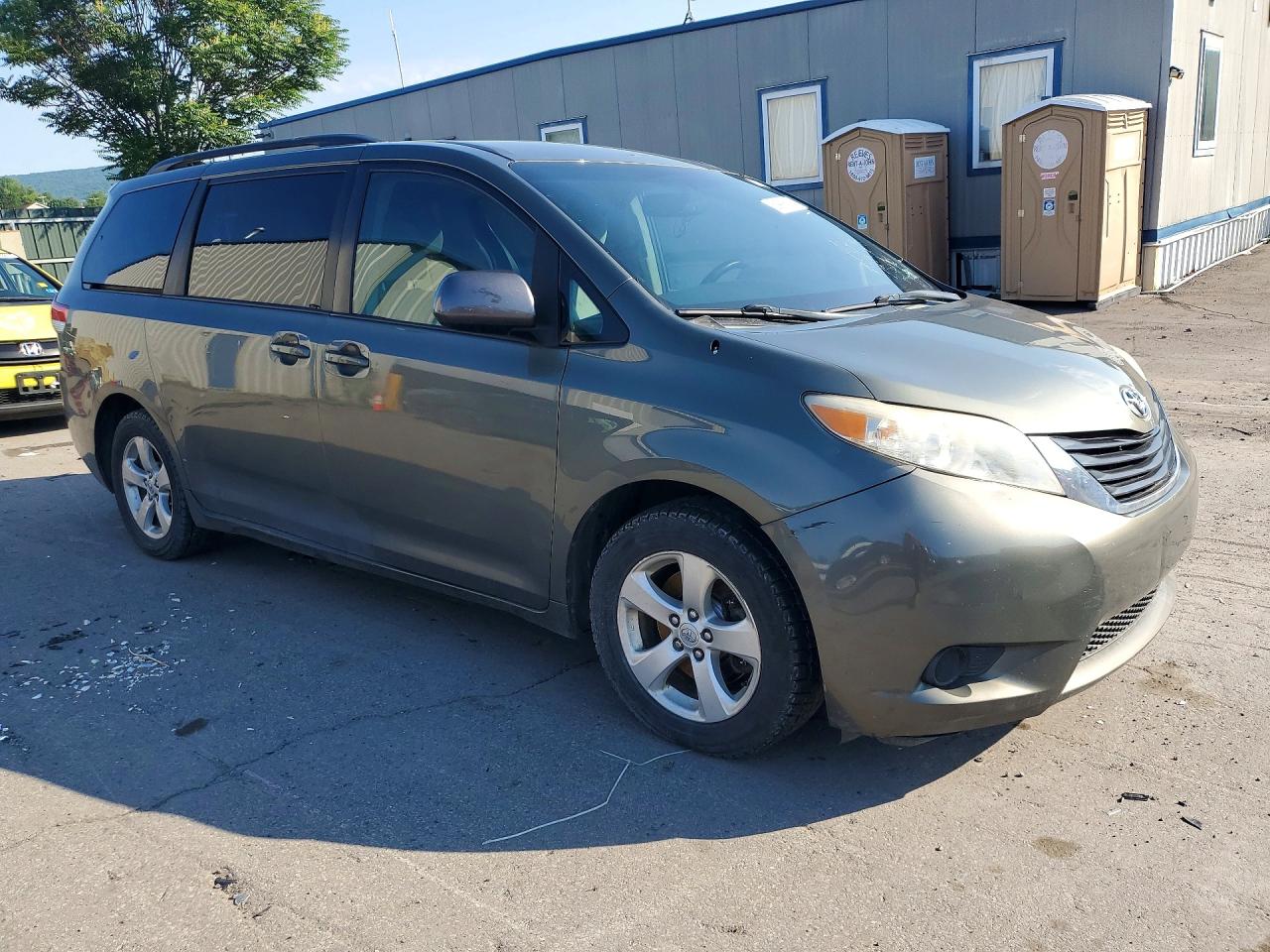 2012 Toyota Sienna Le Серый vin: 5TDKK3DC3CS186739
