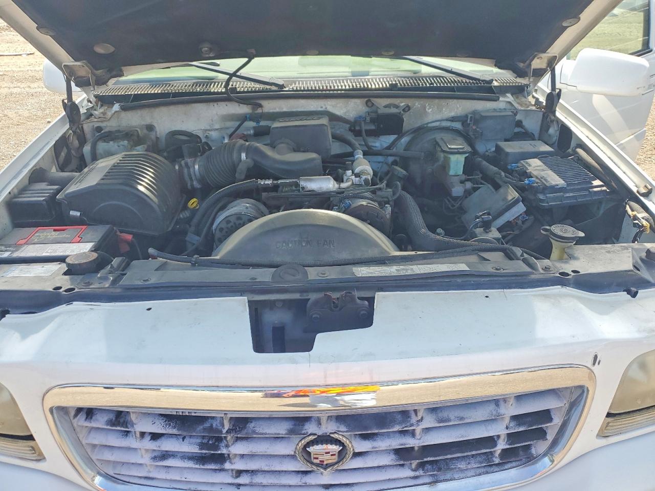 2000 Cadillac Escalade Luxury Белый vin: 1GYEK63R0YR230359