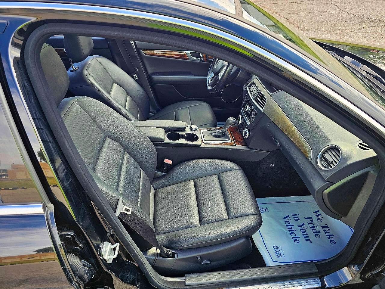 2012 Mercedes-benz C 250 Black vin: WDDGF4HB2CR194515