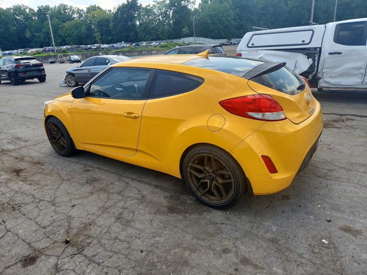 2012 Hyundai Veloster Base Yellow vin: KMHTC6AD8CU078348