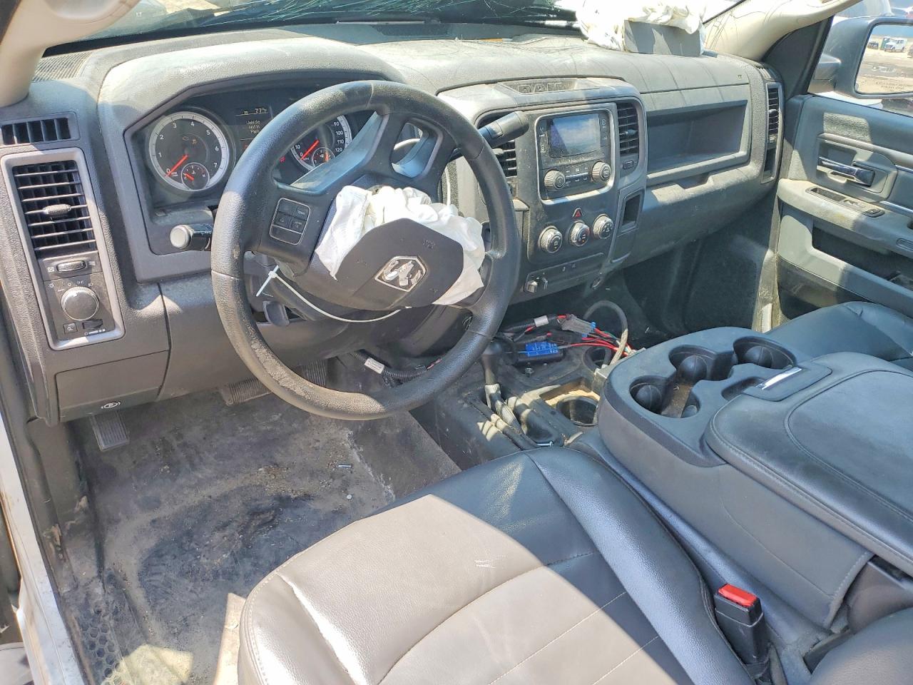 2014 Ram 2500 St White vin: 3C6LR5AT3EG142801