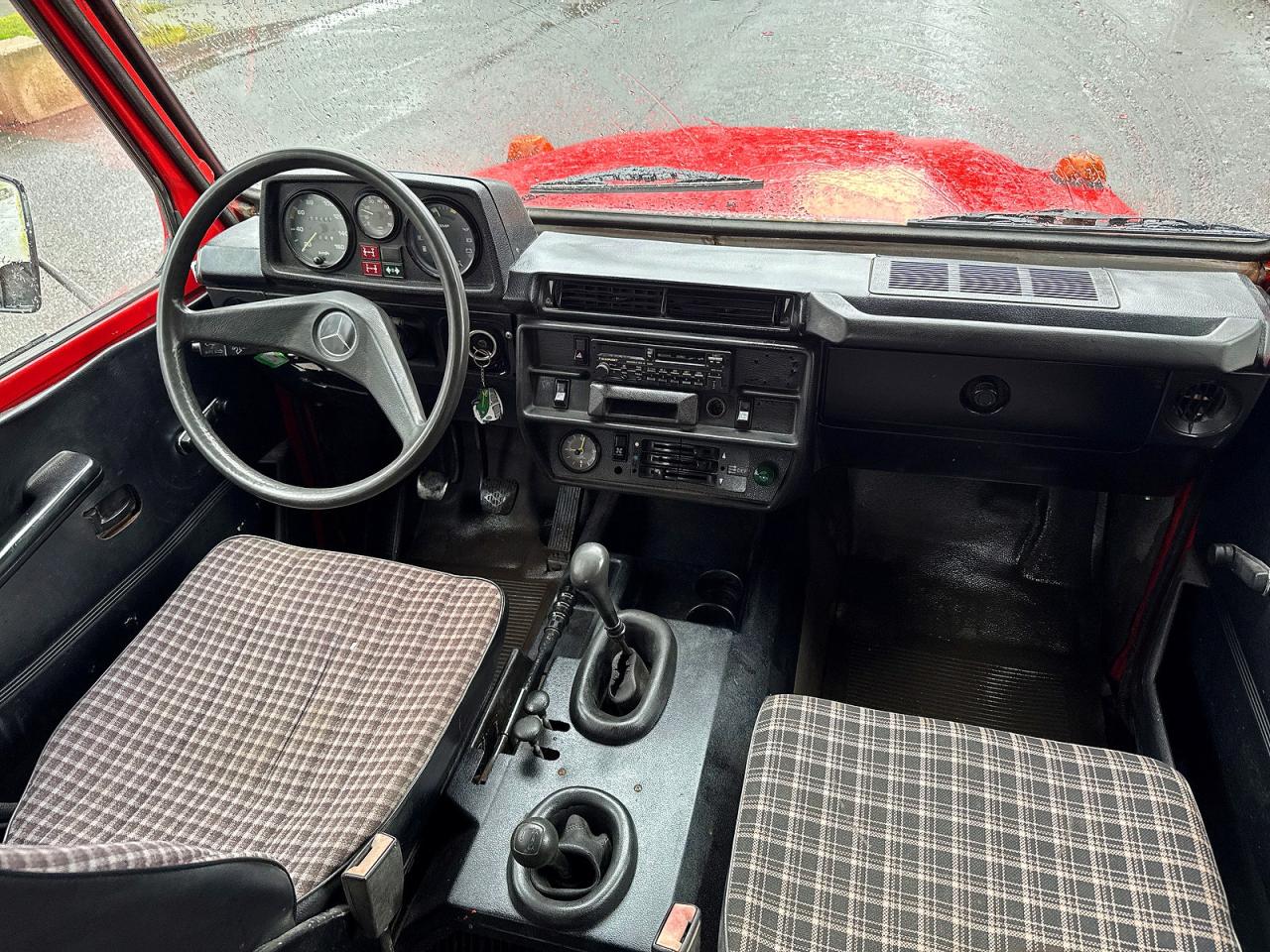 1982 Mercedes Benz 300 Red vin: 46023117014409