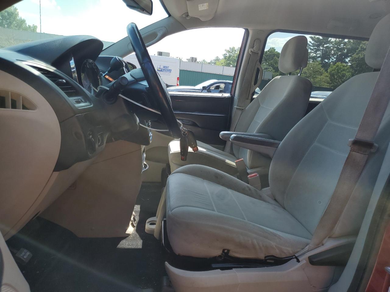 2014 Dodge Grand Caravan Se Burgundy vin: 2C4RDGBG8ER114128 Damage: Left Front Seat, Stained, Permanent