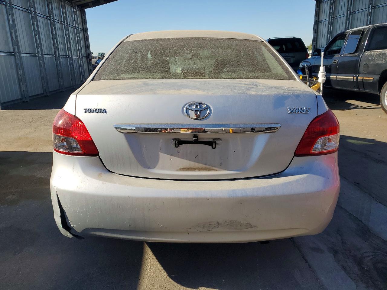 2007 Toyota Yaris Base Серебряный vin: JTDBT923671035044