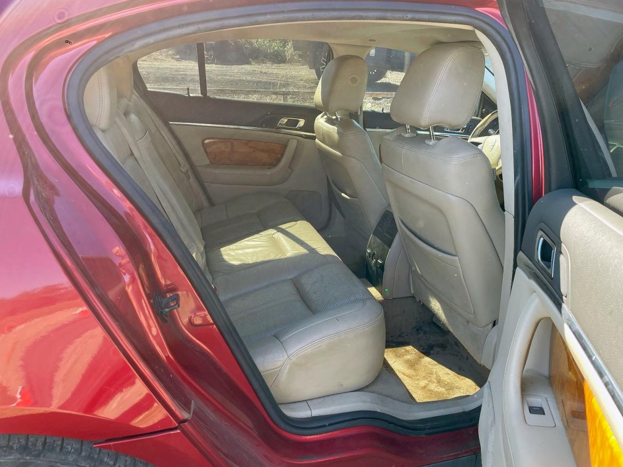 2011 Lincoln Mks Красный vin: 1LNHL9FT5BG605718