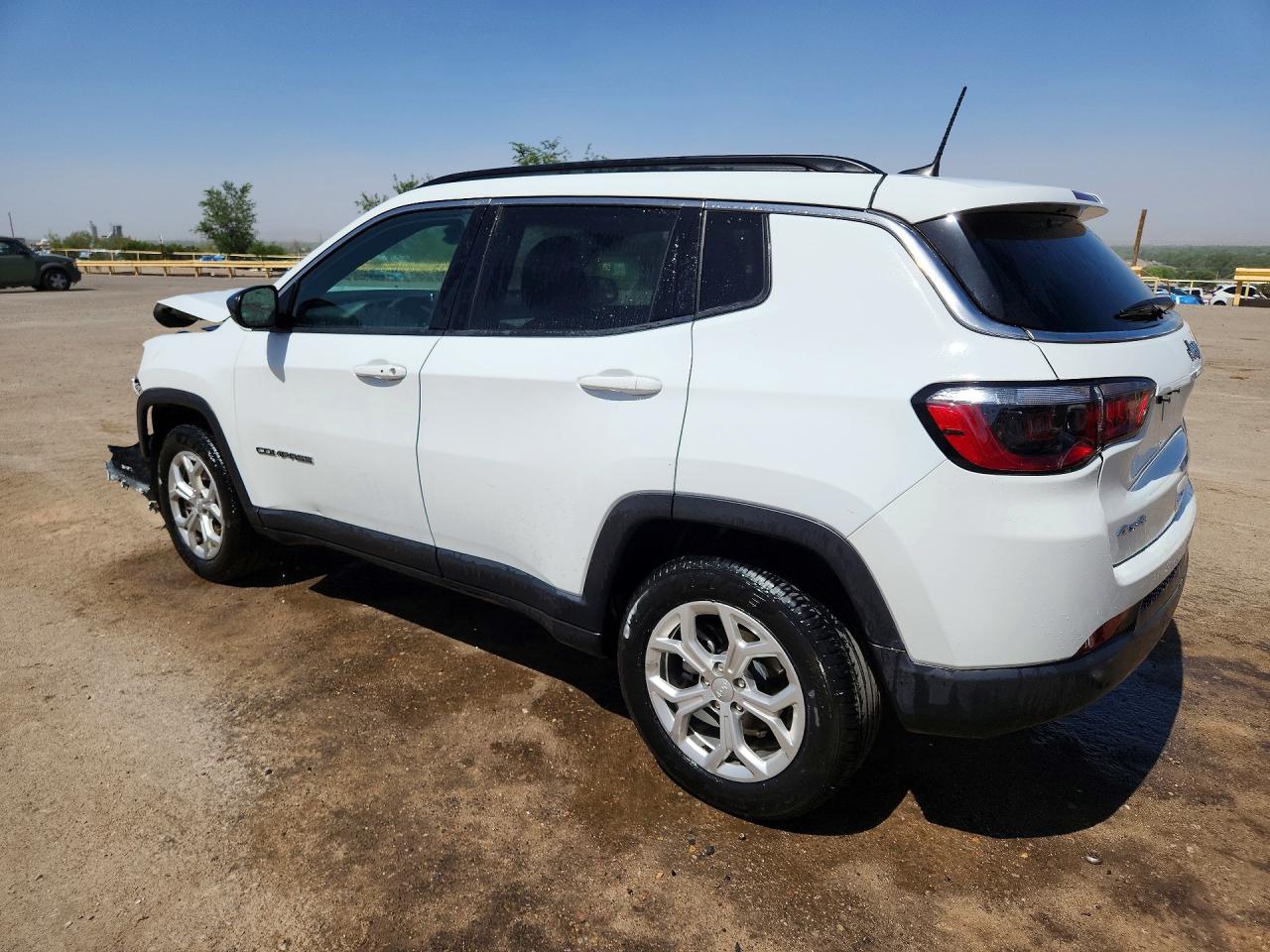 2024 Jeep Compass Latitude Белый vin: 3C4NJDBN4RT117566