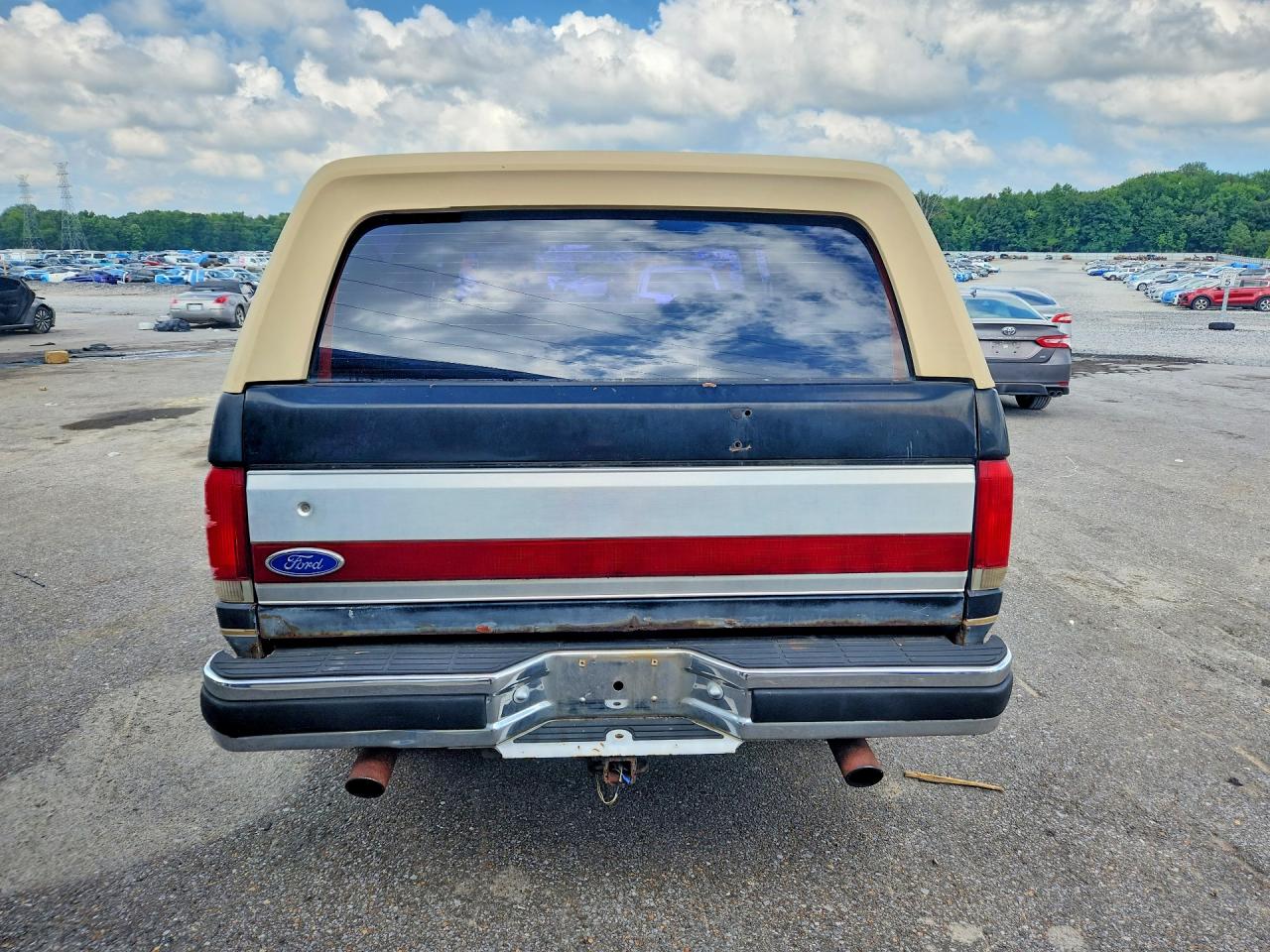 1989 Ford Bronco U100 Black vin: 1FMEU15H1KLB15458