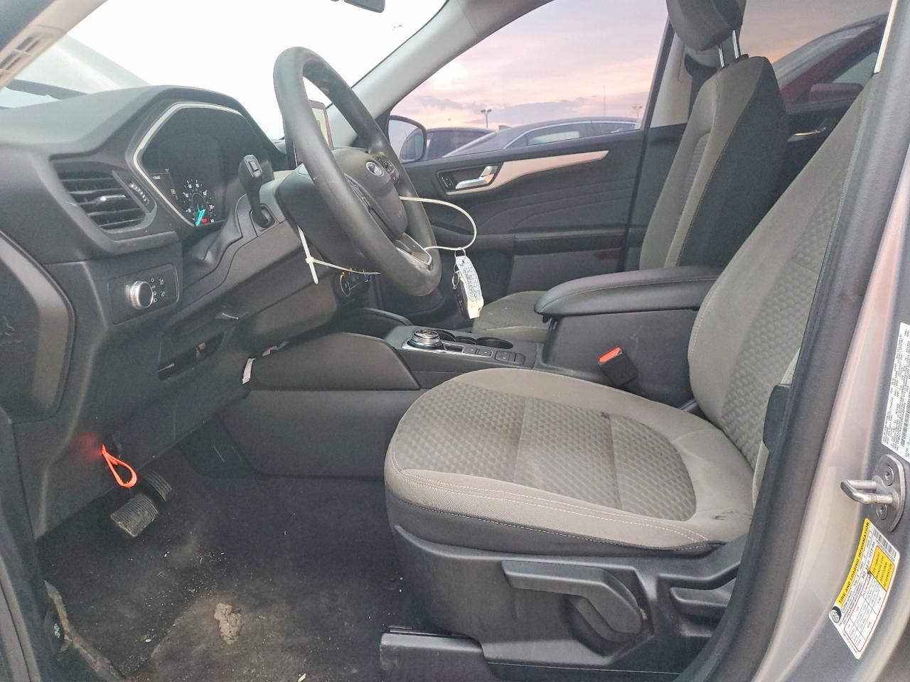 2021 Ford Escape Se Серебряный vin: 1FMCU9G67MUA42904