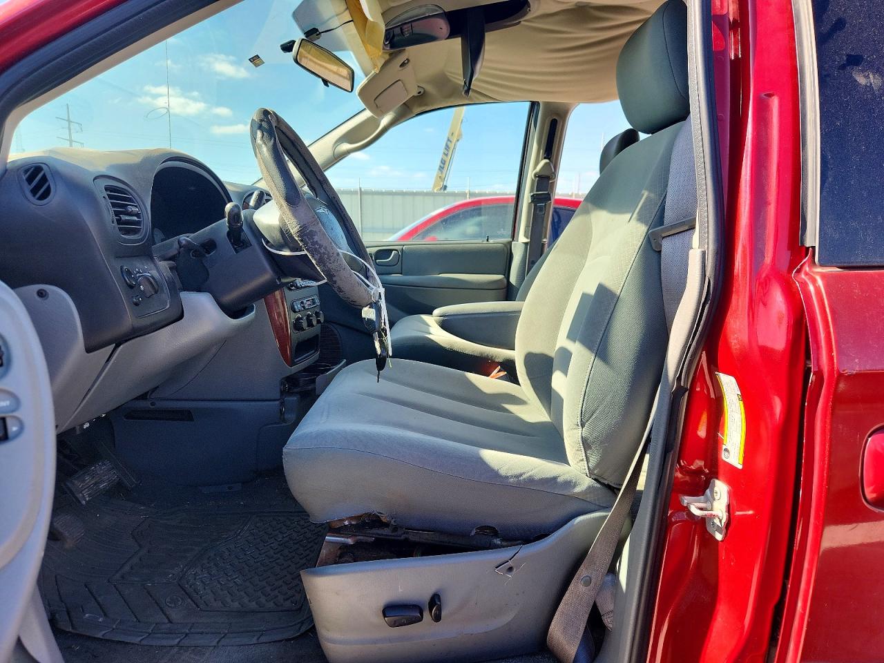 2007 Chrysler Town & Country Lx Red vin: 2A4GP44R87R340436