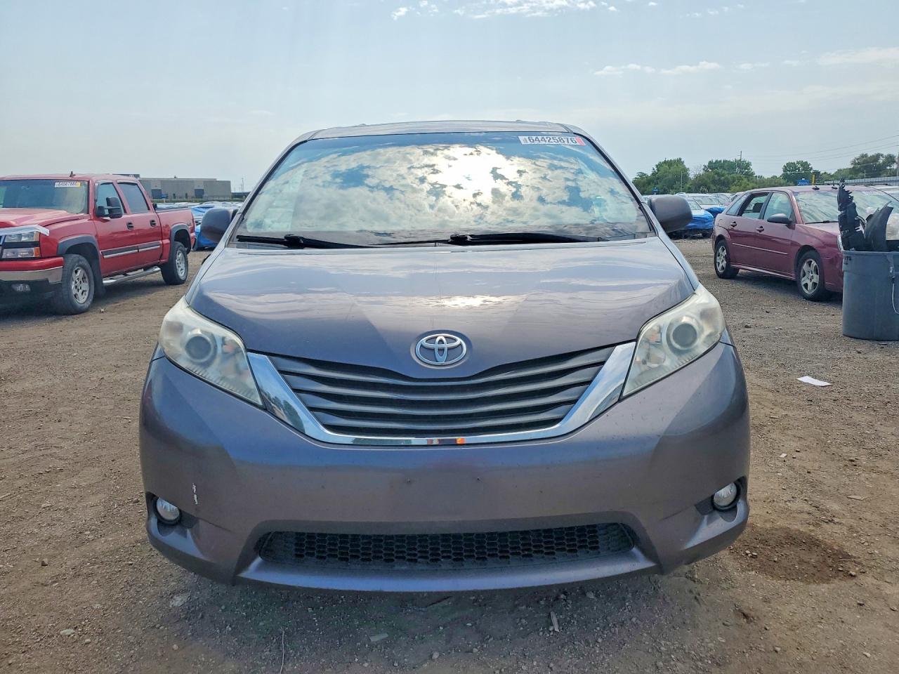2014 Toyota Sienna Xle 8-passenger Gray vin: 5TDYK3DC7ES510093