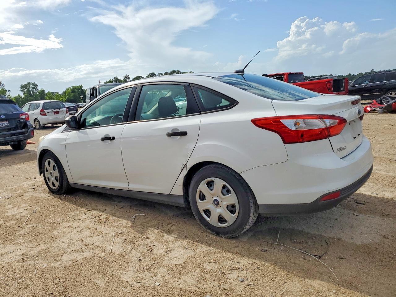 2014 Ford Focus S White vin: 1FADP3E20EL432804