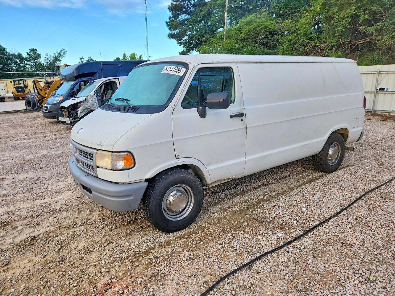 1996 Dodge Ram Van B1500 White vin: 2B7HB11Y3TK171304
