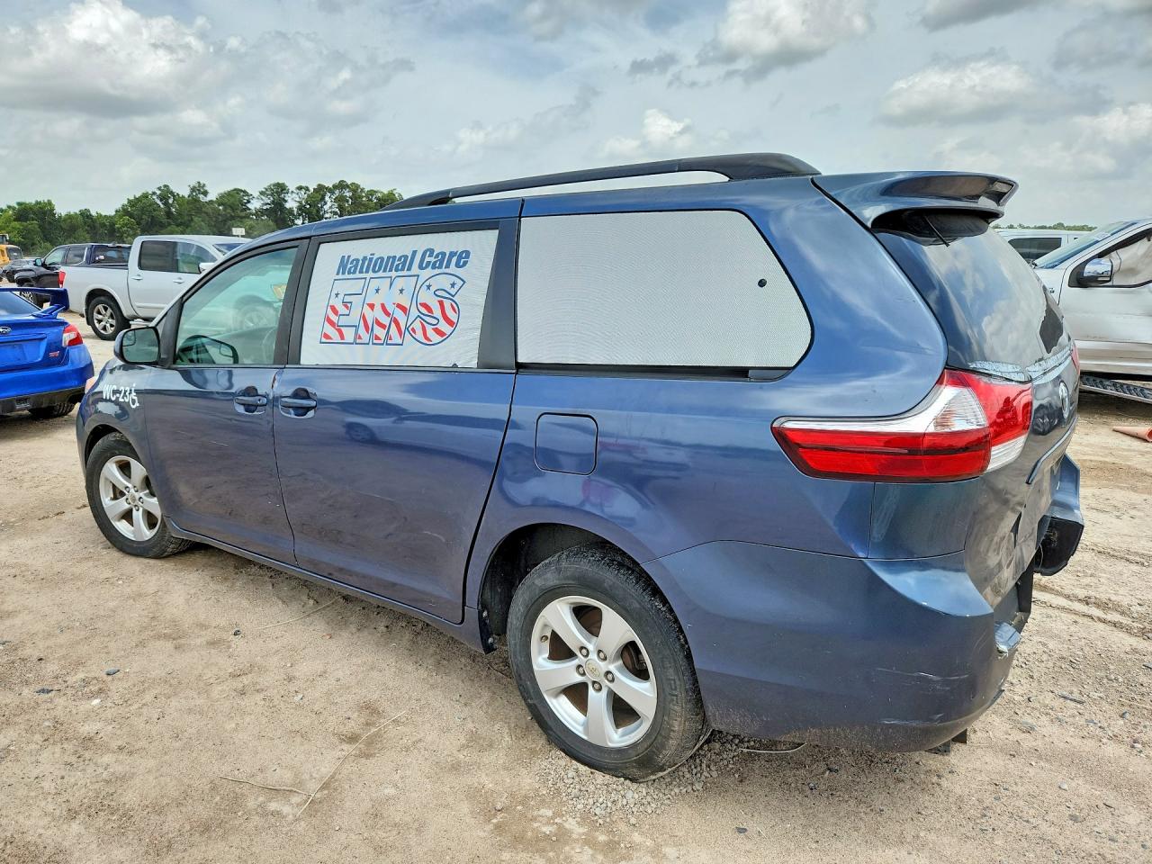 2015 Toyota Sienna Le Blue vin: 5TDKK3DC1FS604669