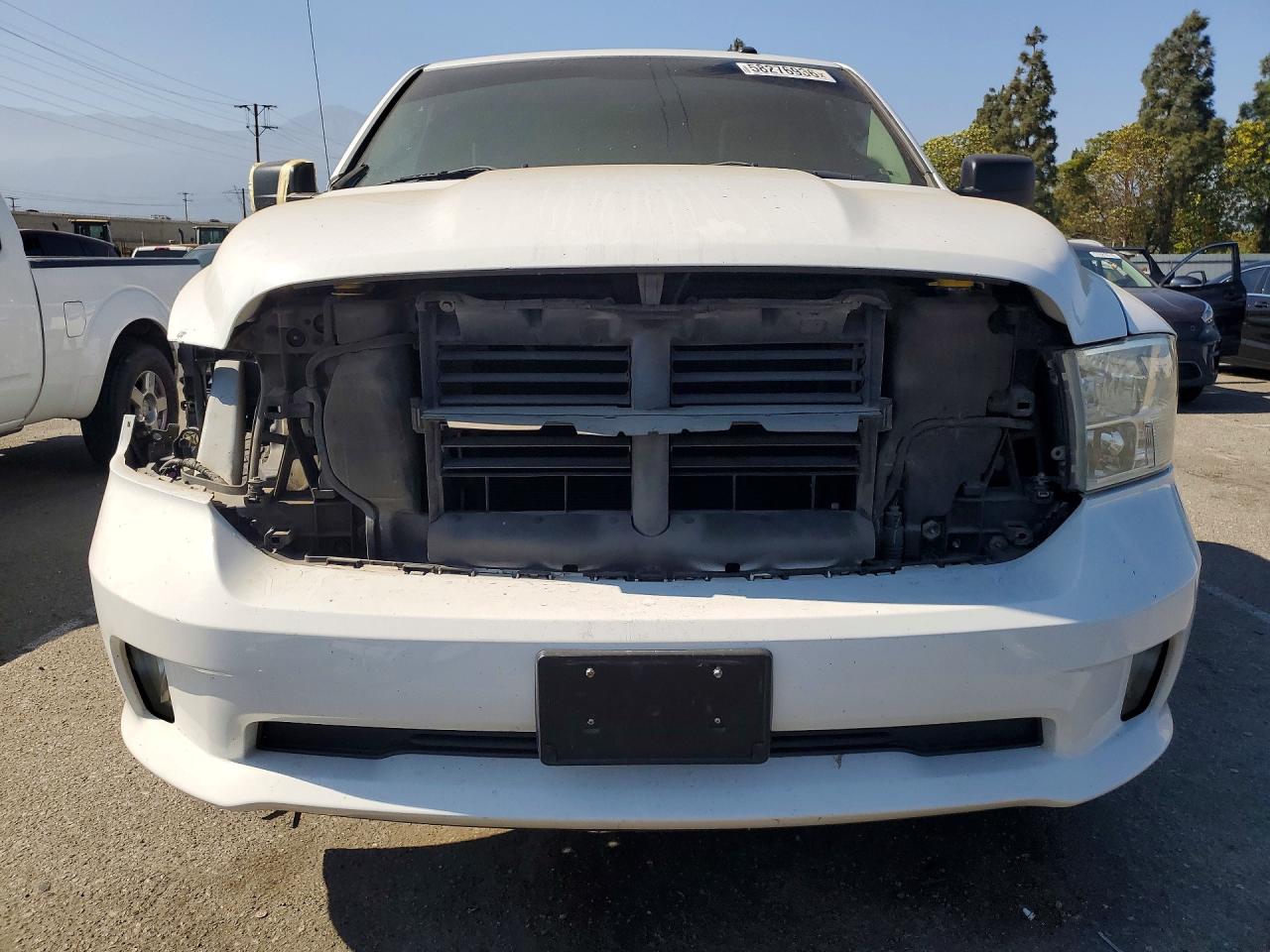 2015 Ram 1500 St White vin: 3C6JR6AG2FG698793