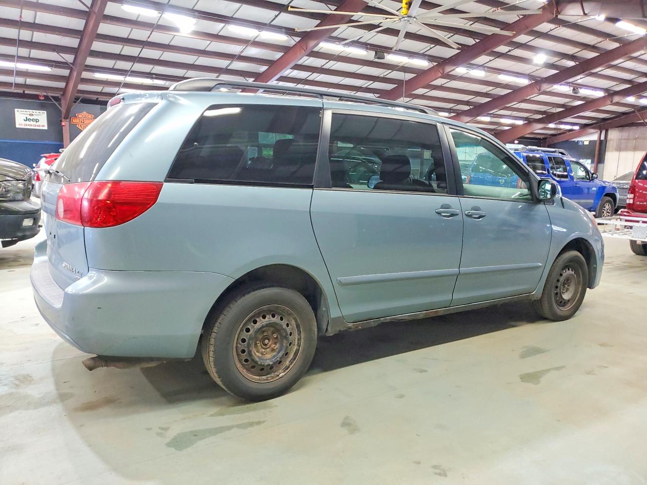 2007 Toyota Sienna Le Blue vin: 5TDBK23C47S002278