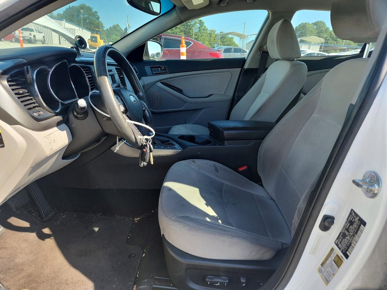 2012 Kia Optima Lx White vin: 5XXGM4A73CG059763
