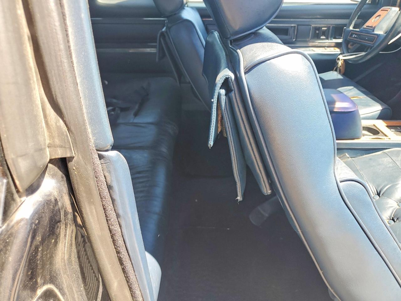 1988 Cadillac Eldorado Blue vin: 1G6EL115XJU630473