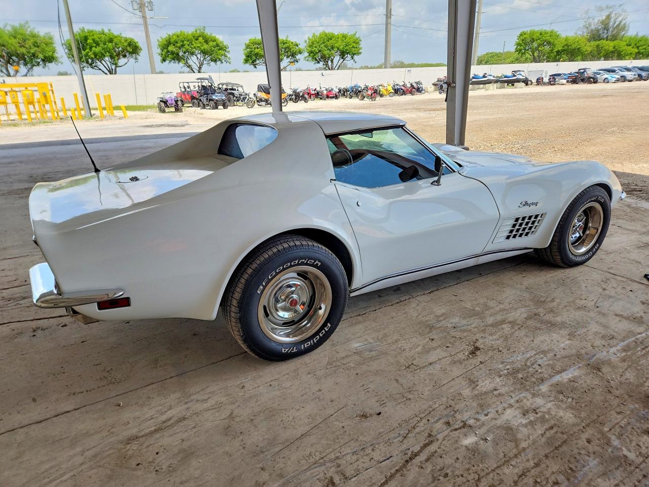 1971 Chevrolet Corvette White vin: 194371S117392