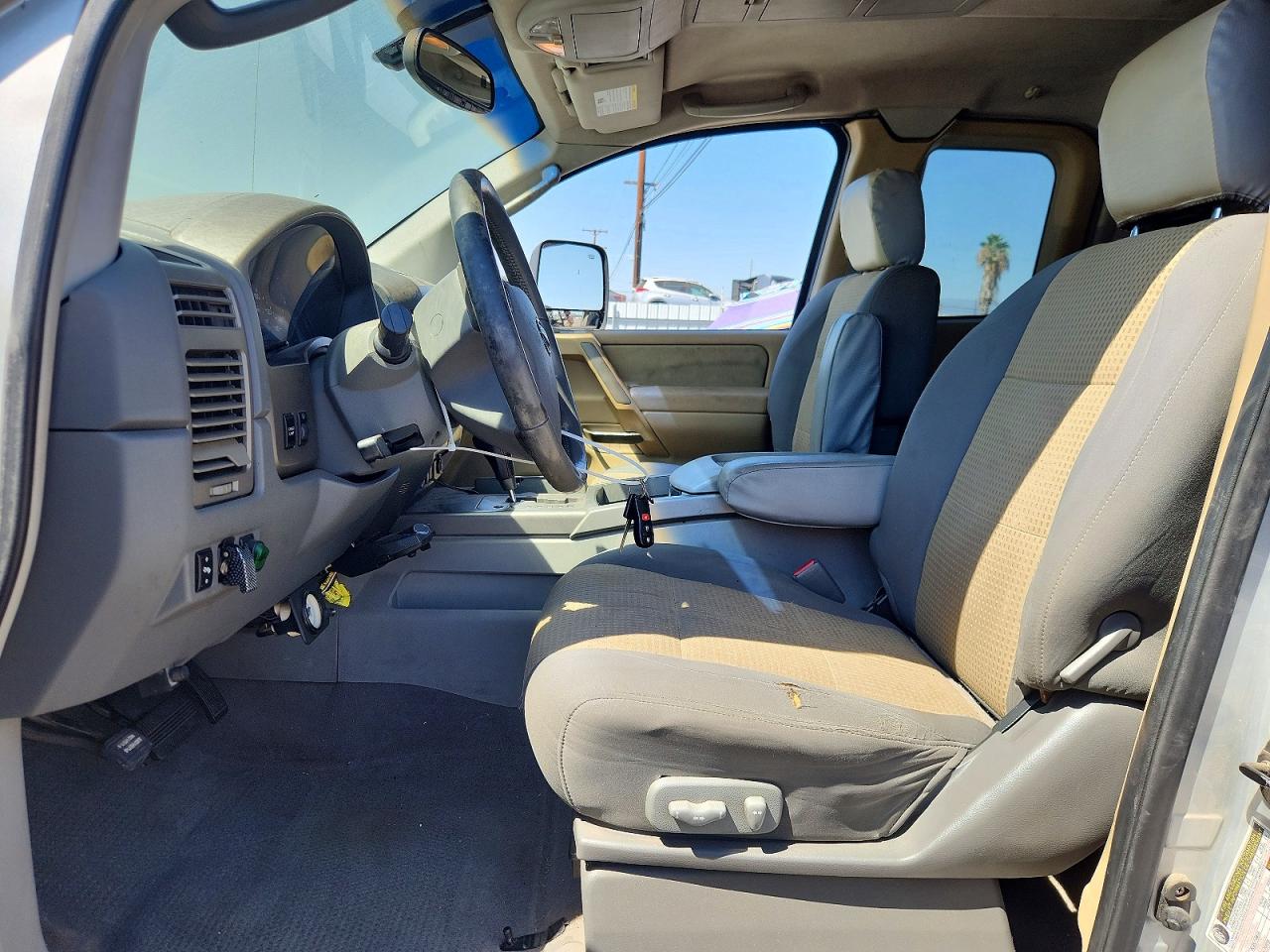 2004 Nissan Titan Xe Silver vin: 1N6AA06A64N526785