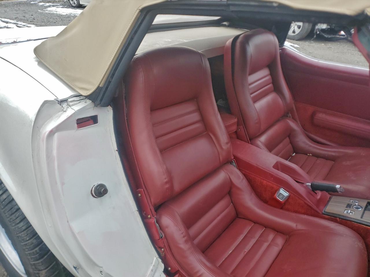 1970 Chevrolet Corvette Cream vin: 194670S407678