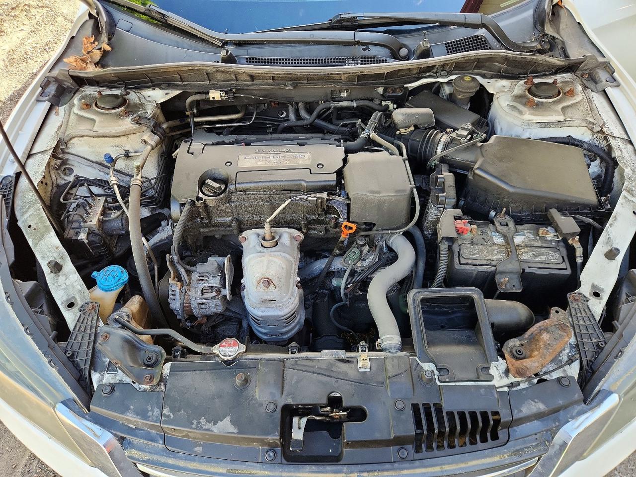 2015 Honda Accord Lx White vin: 1HGCR2F31FA220705