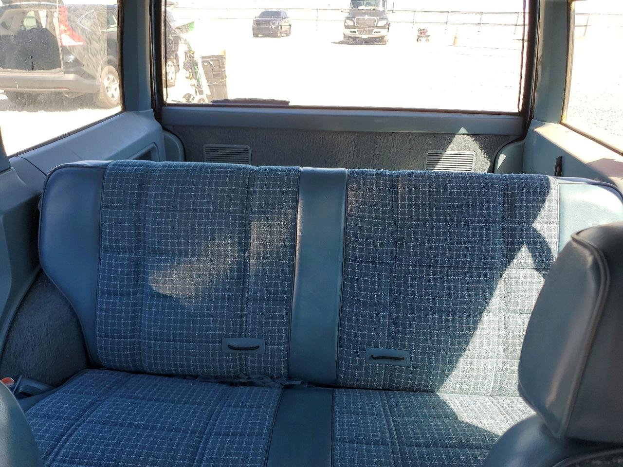 1986 Jeep Cherokee Pioneer Blue vin: 1JCWL782XGT145215