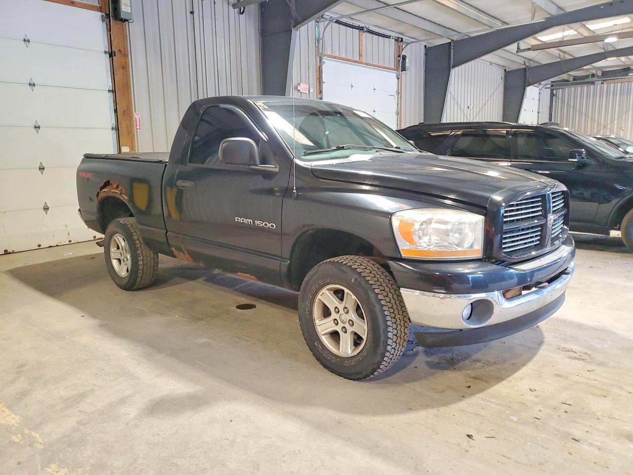 2006 Dodge Ram 1500 St Black vin: 1D7HU16NX6J118212