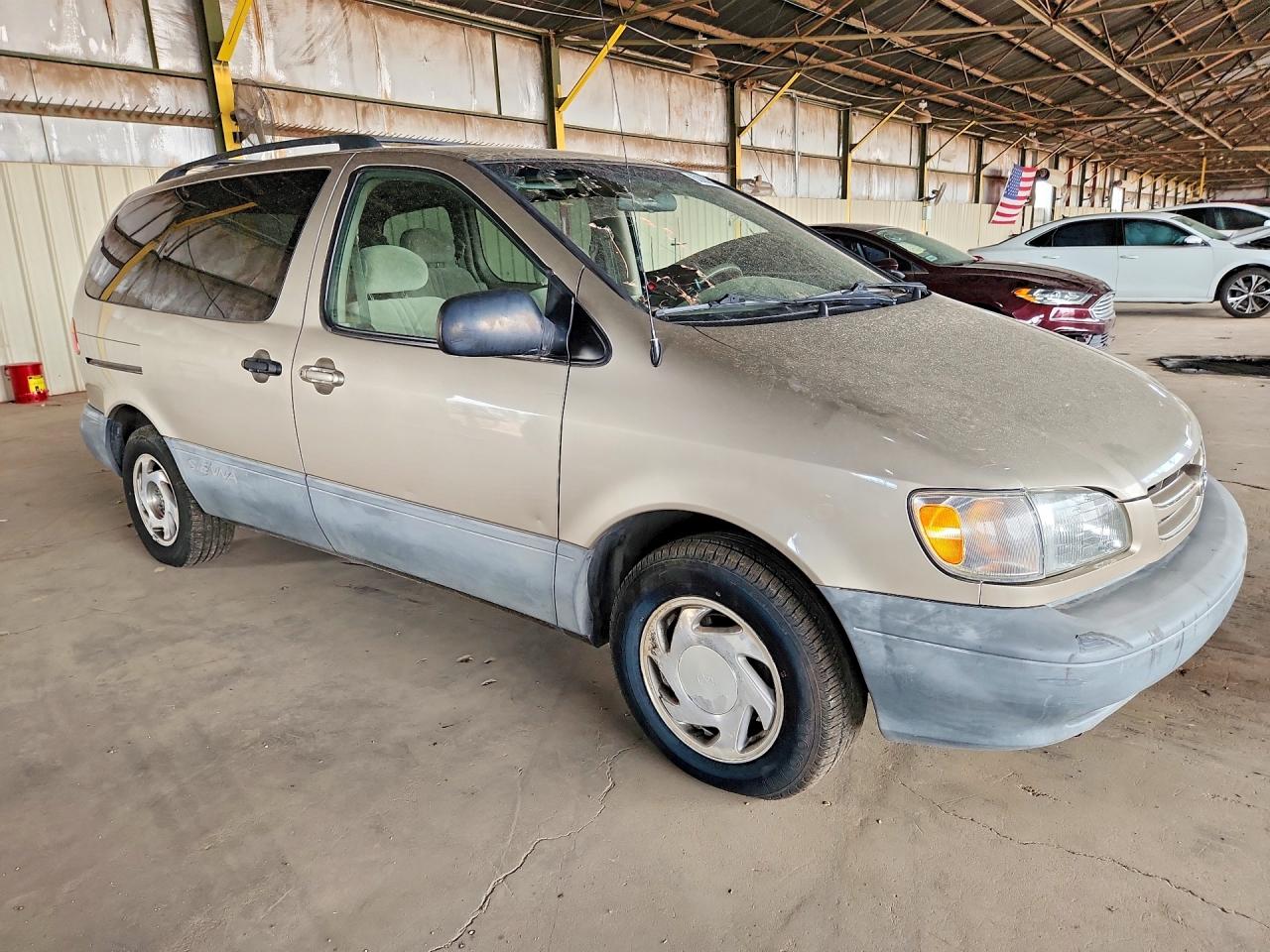 2000 Toyota Sienna Le Tan vin: 4T3ZF13C5YU268342