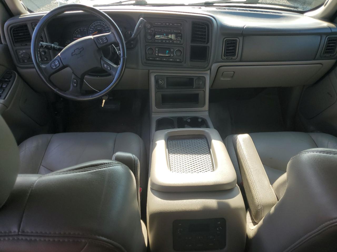 2004 Chevrolet Suburban K2500 Silver vin: 3GNGK26G64G273087