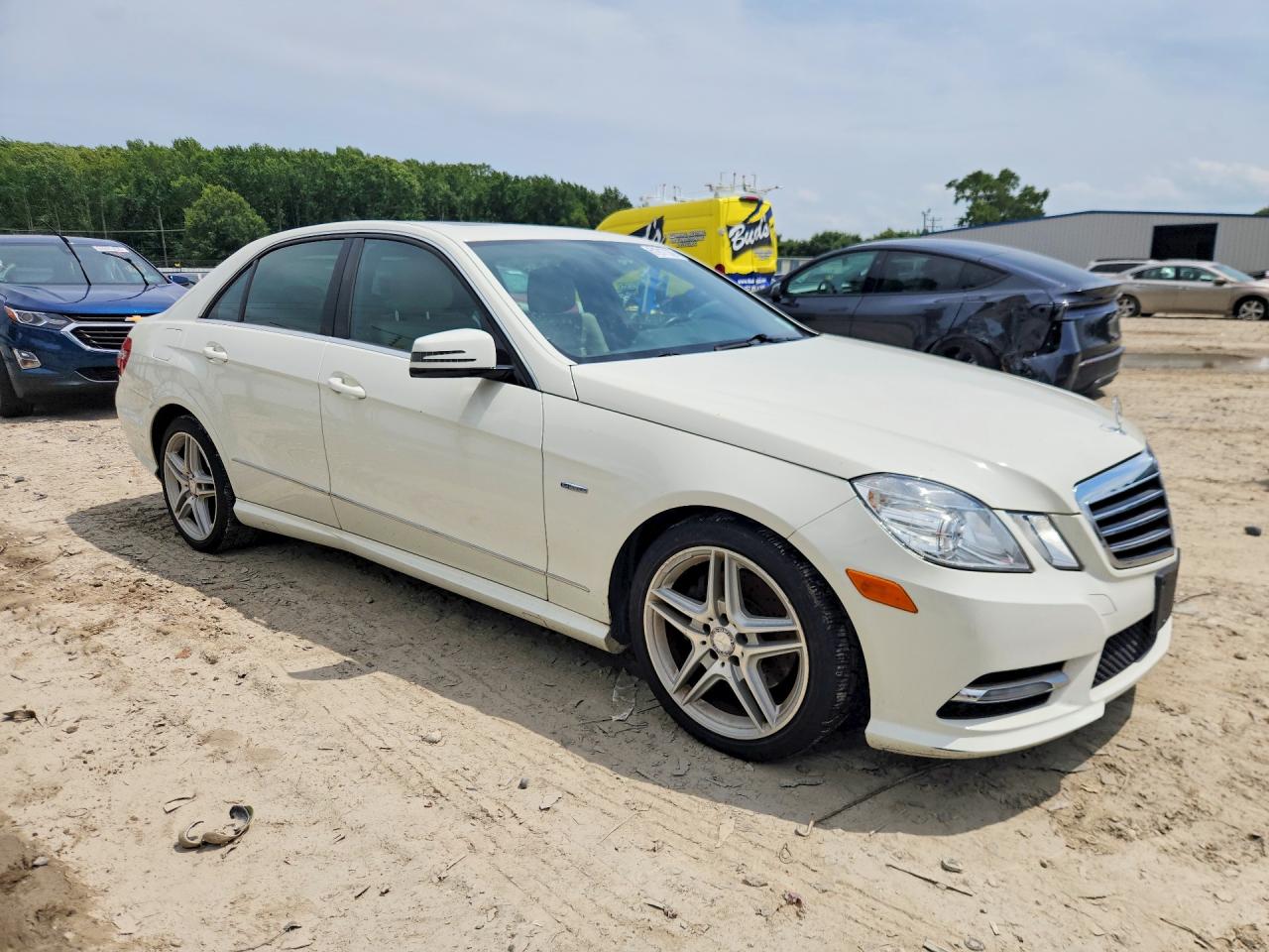 2012 Mercedes-benz E 350 White vin: WDDHF5KB6CA592358