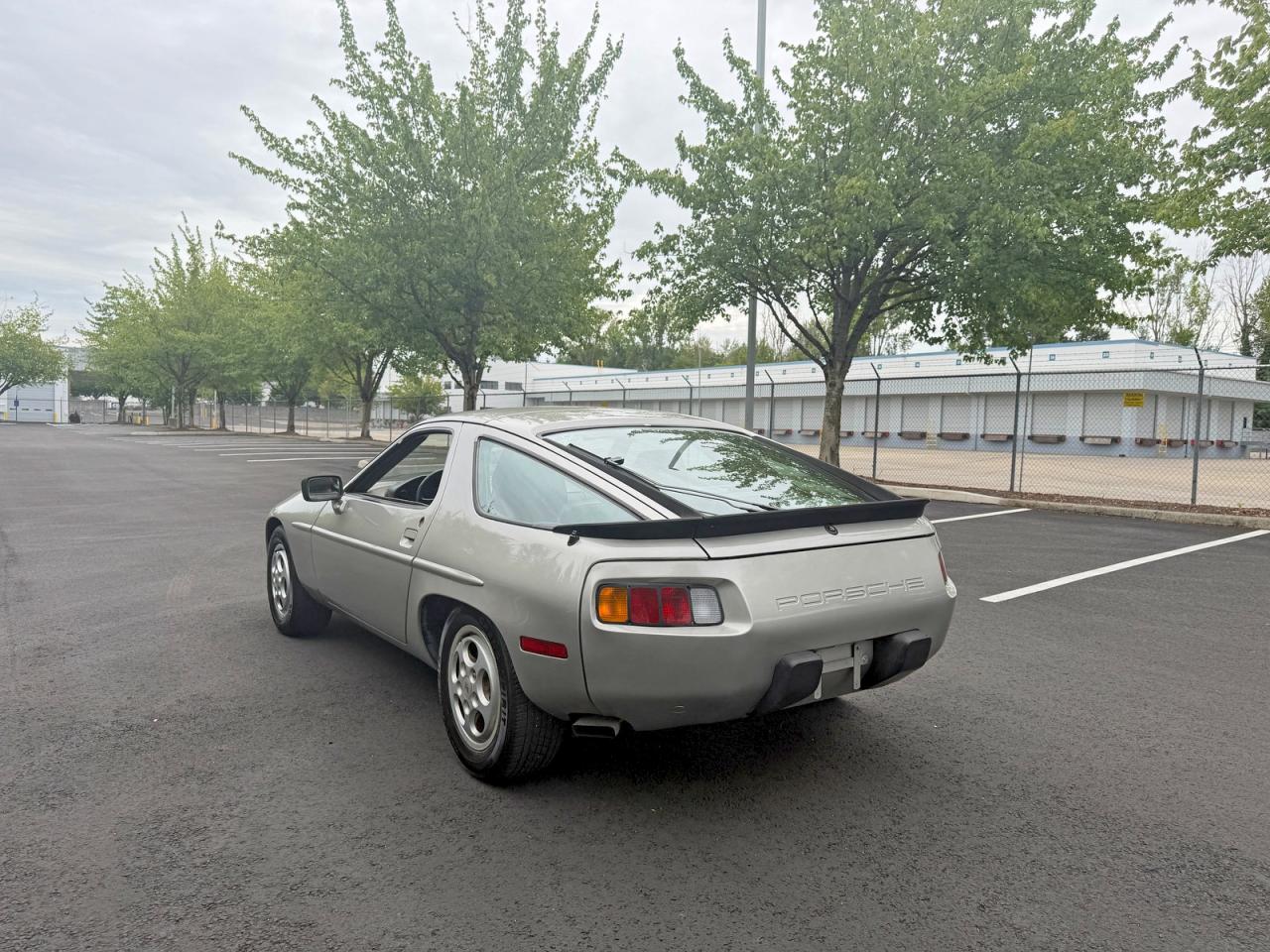 1982 Porsche 928 Silver vin: WP0JA092XCS820309