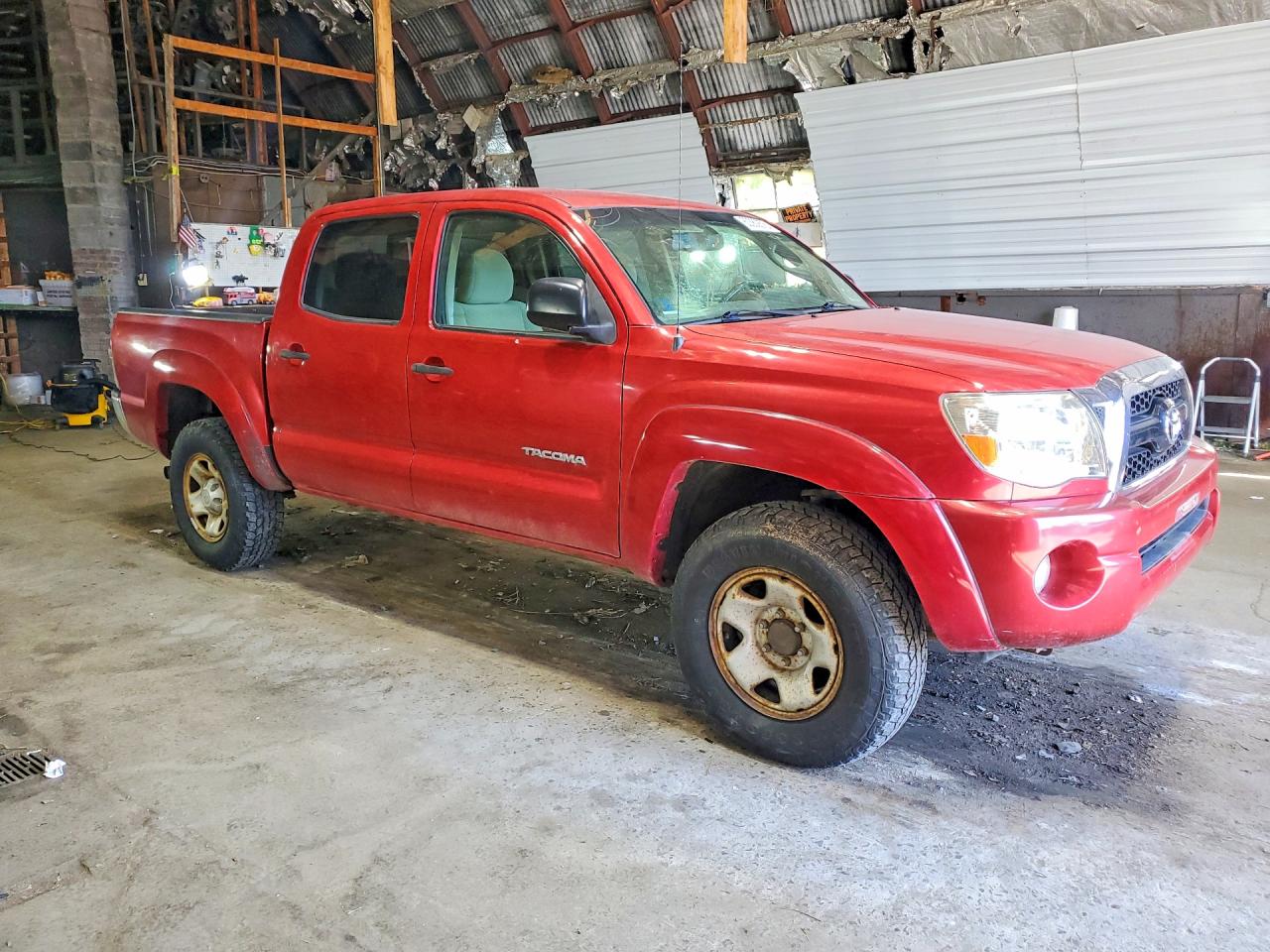 2011 Toyota Tacoma Double Cab Красный vin: 5TFLU4EN2BX003604
