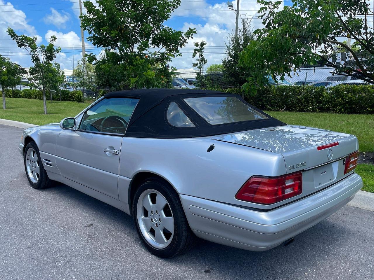 2000 Mercedes-benz Sl 500 Silver vin: WDBFA68F7YF191586