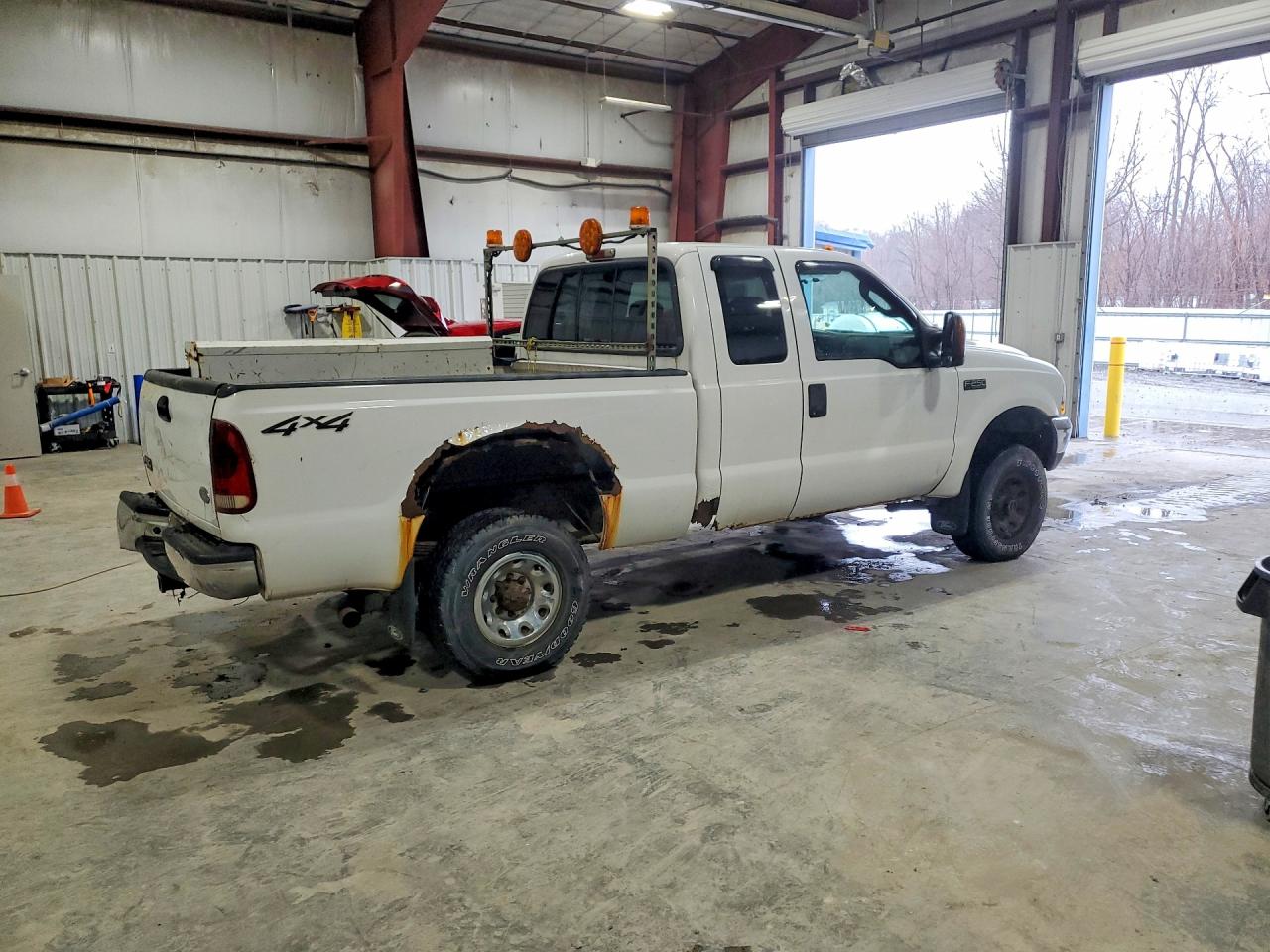 2004 Ford F250 Super Duty White vin: 1FTNX21L24EE08501