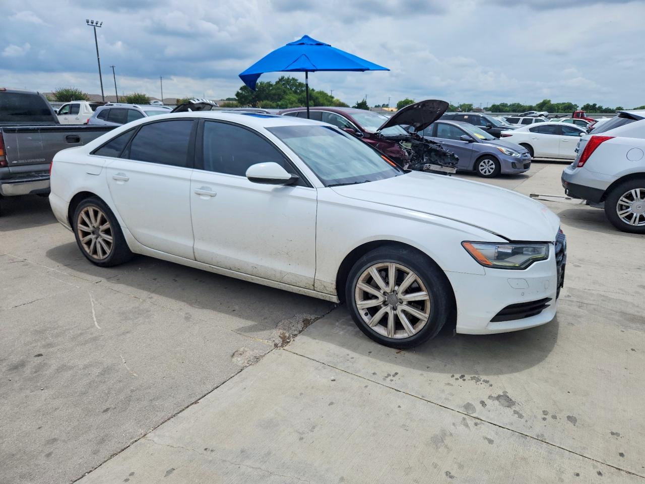 2014 Audi A6 Premium Plus Белый vin: WAUGFAFCXEN119914