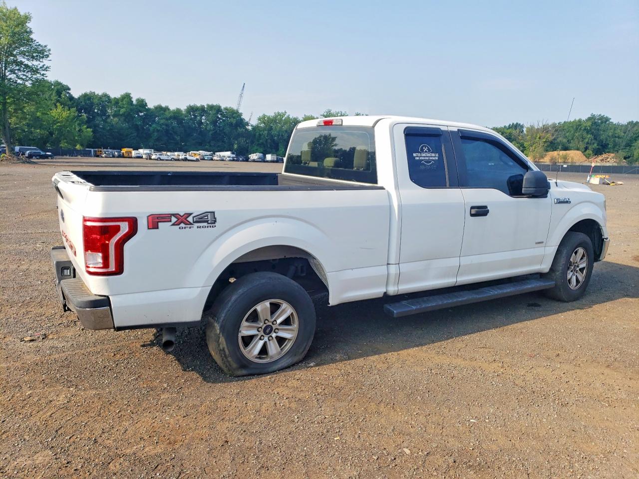 2015 Ford F150 Super Cab White vin: 1FTEX1EPXFFC01665