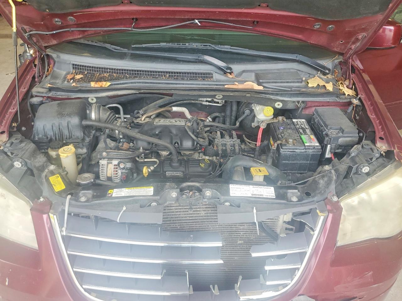 2008 Chrysler Town & Country Touring Бордовый vin: 2A8HR54P48R738438