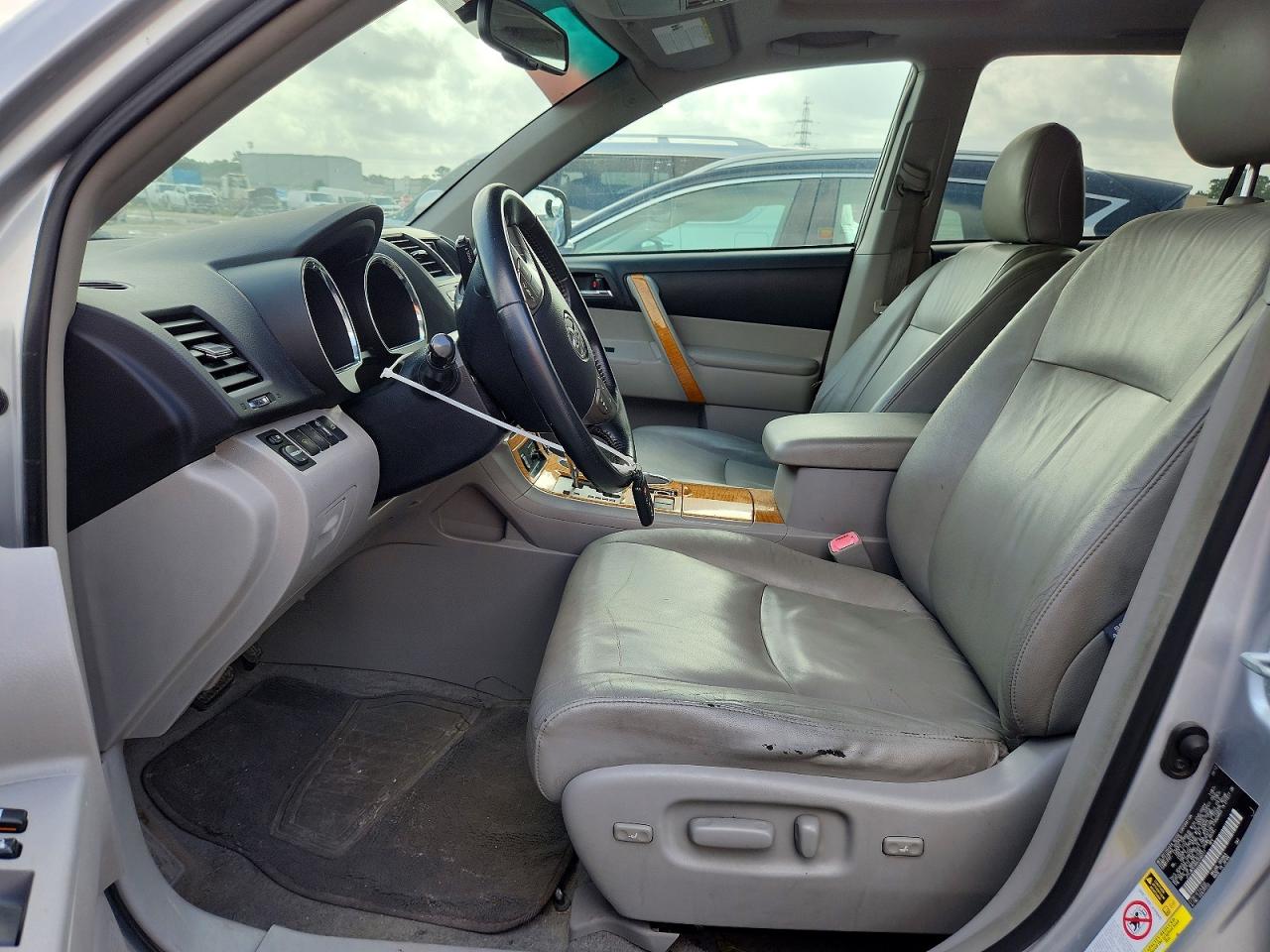 2010 Toyota Highlander Hybrid Limited Silver vin: JTEJW3EH8A2046017